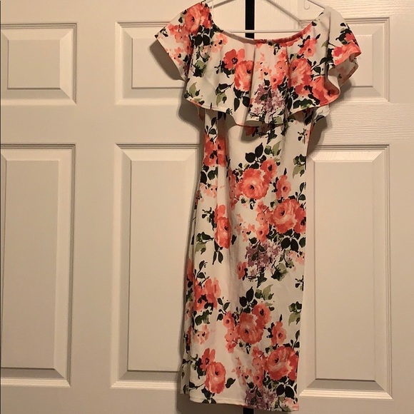 Dresses & Skirts - Off the shoulder ruffle bodycon dress